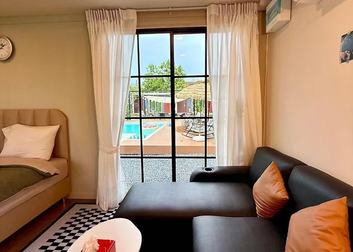 Hotel D Glamor Phutthamonthon Sai 1 ,southern Bus Terminal, 4*